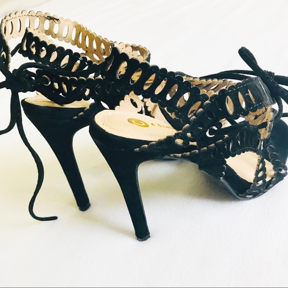 Lace Up Gladiator Heels - Picture 4 of 7